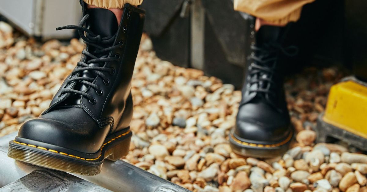 Docmart 101: Kisah di Balik Sepatu Pemberontak yang Jadi Ikon Fashion ...