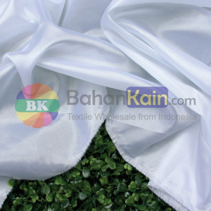Kain Satin Bendera
