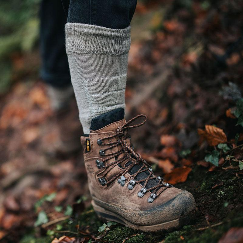 Bukan Sekedar Saran, Ini 5 Alasan Teknis Kenapa Sepatu Gunung Harus Upsize