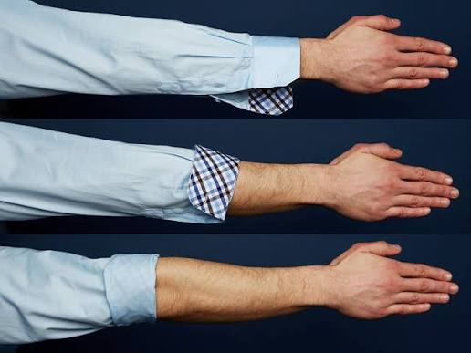 Bukan Spontan, Tenyata Gaya Melipat Lengan Pakaian Juga Ada Esensinya!