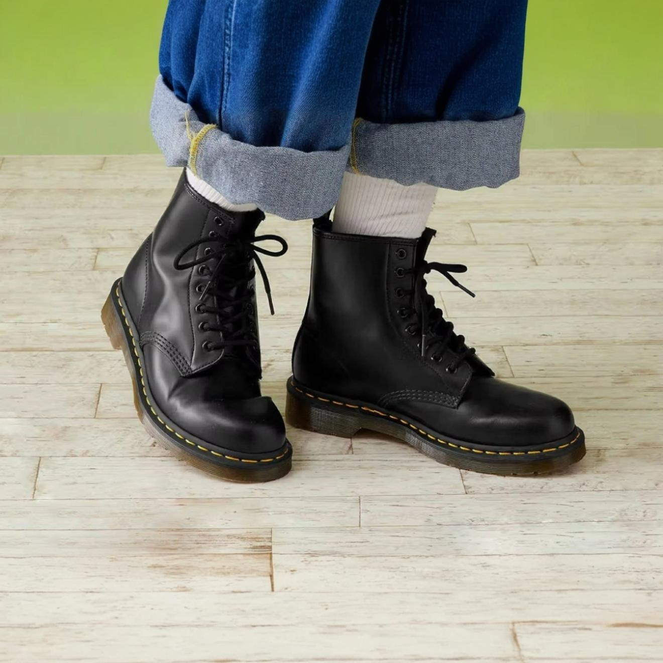 Docmart 101: Kisah di Balik Sepatu Pemberontak yang Jadi Ikon Fashion Global