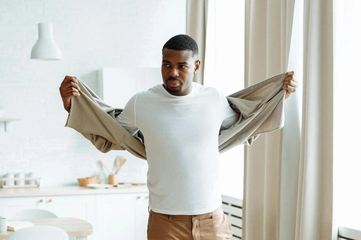 Jangan Salah Pilih! Ini Tips Undershirt Pria Untuk Tampil Rapi dan Modis