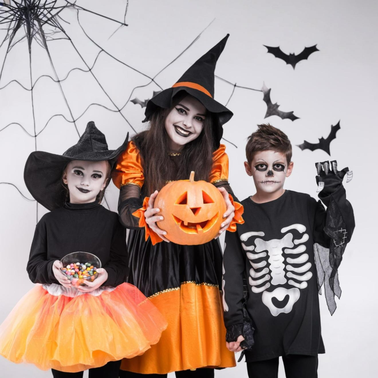Kenapa Kita Pakai Kostum Saat Halloween? Dari Ritual Kuno sampai Panggung Kreativitas Global   