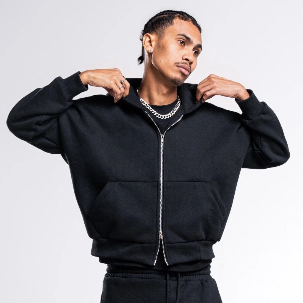 Two-Way Zipper, Fitur "Ajaib" yang Bikin OOTD Lebih Nyaman dan Stylish