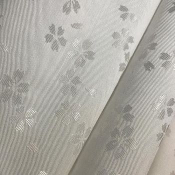 Kain Bemberg Motif Bunga Sakura Warna Putih