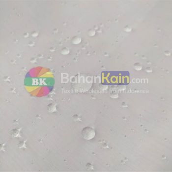 Kain Katun Water Repellent (Anti Air) Lebar 150 CM – Putih