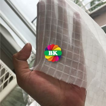 Kain Sutra Organdi Kotak Lebar 115 CM